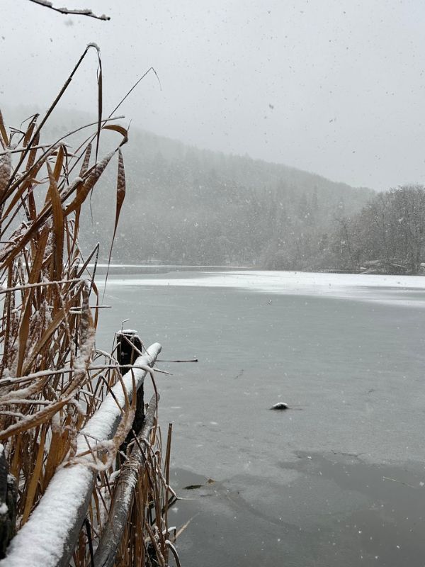 Der Kleine Montiggler See im Winter