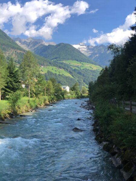 Familienwanderung zum Pojener Wasserfall im Ahnrtal