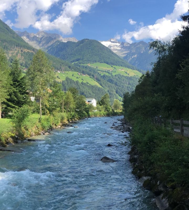 Familienwanderung zum Pojener Wasserfall im Ahnrtal