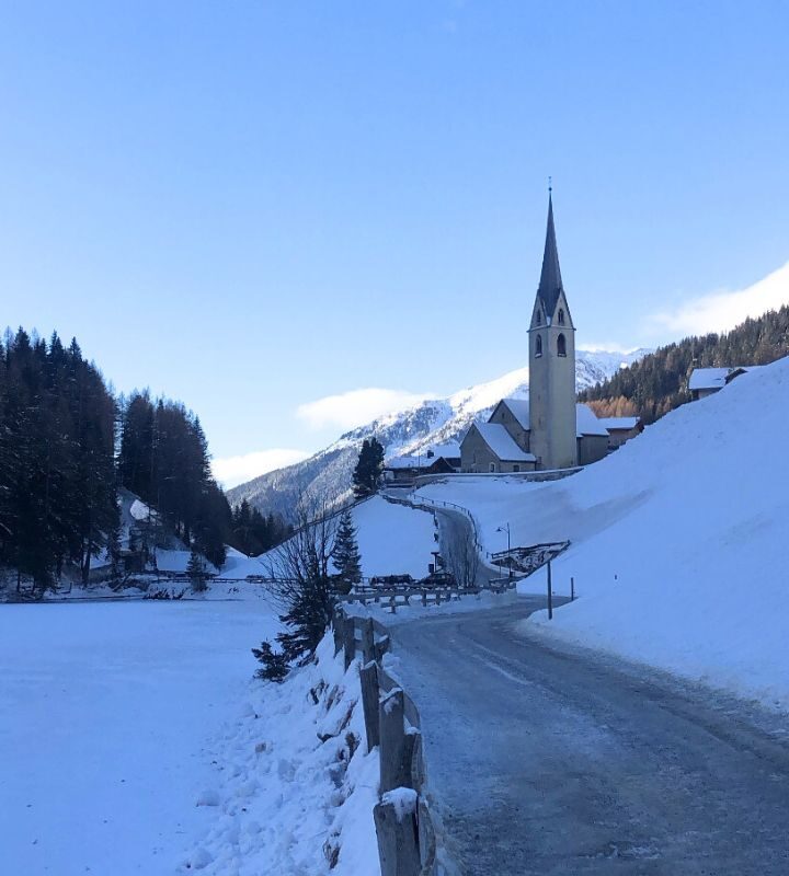 Wunderschöner Ausblick auf das Kirchlein in Durnholz