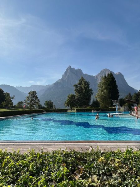 Schwimmbad in Telfen bei Kastelruth - Dolomitenblick