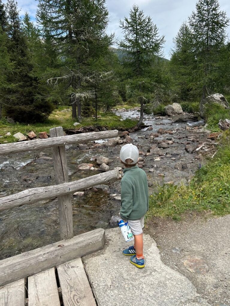 Wanderung um den Weißbrunnsee im Ultental - Wanderungen mit Kindern im Ultental