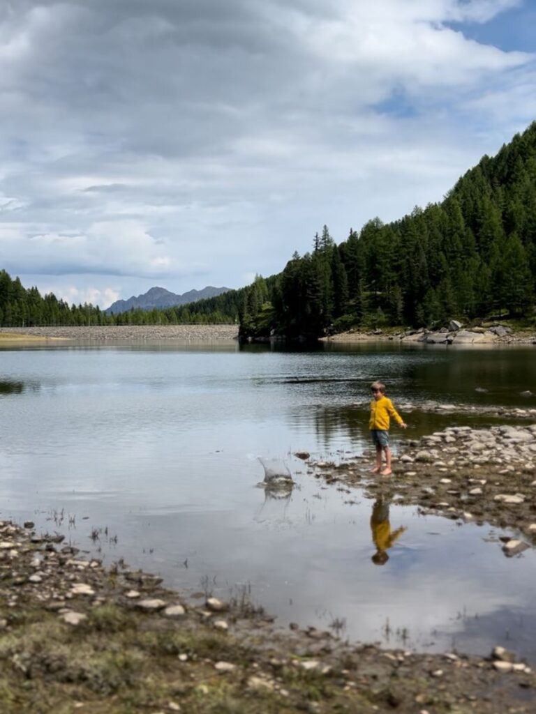 Wanderung um den Weißbrunnsee im Ultental - Wanderungen mit Kindern im Ultental