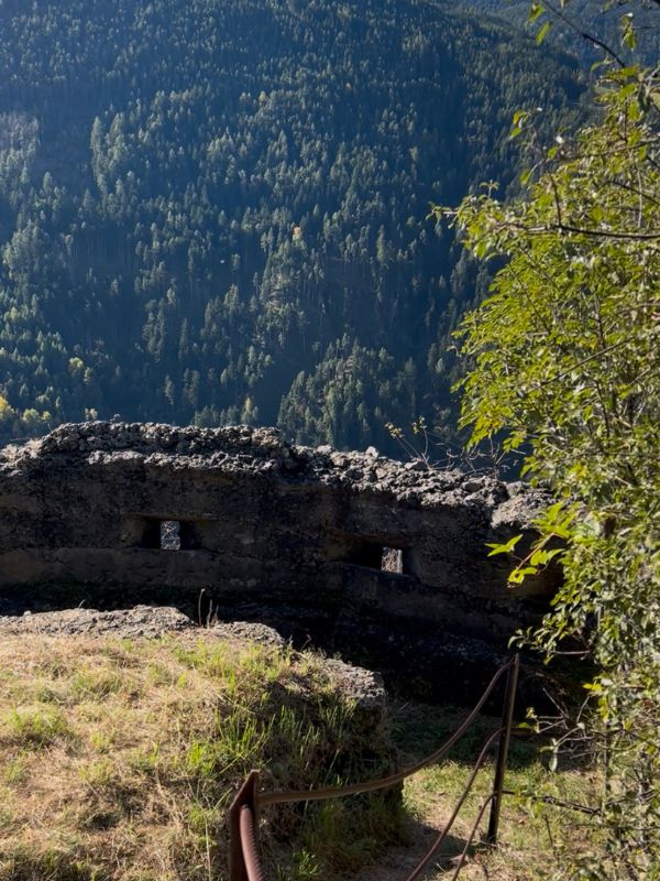 Geopfad in Teis - Erlebnisweg bei Villnöss mit Kindern (13) Schützengraben und Bunker aus dem Ersten Weltkrieg in Teis