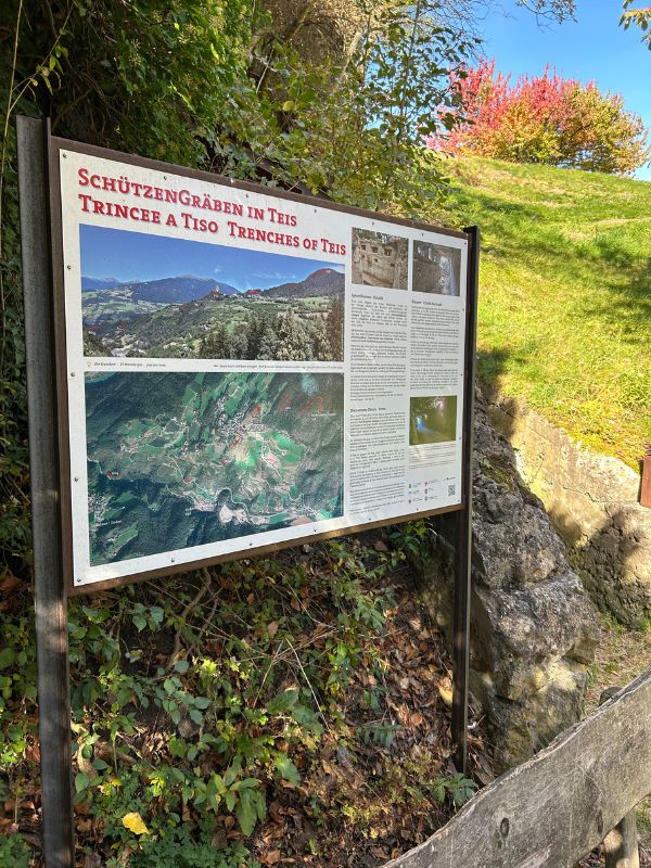 Geopfad in Teis - Erlebnisweg bei Villnöss mit Kindern (19) Schützengraben und Bunker aus dem Ersten Weltkrieg in Teis