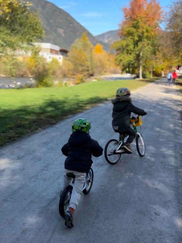 Wanderung von Brixen am Eisack entlang zum Kloster Neustift - Bistro Frischluft (13) Wanderung entlang des Eisackufers bei Brixen mit Kindern