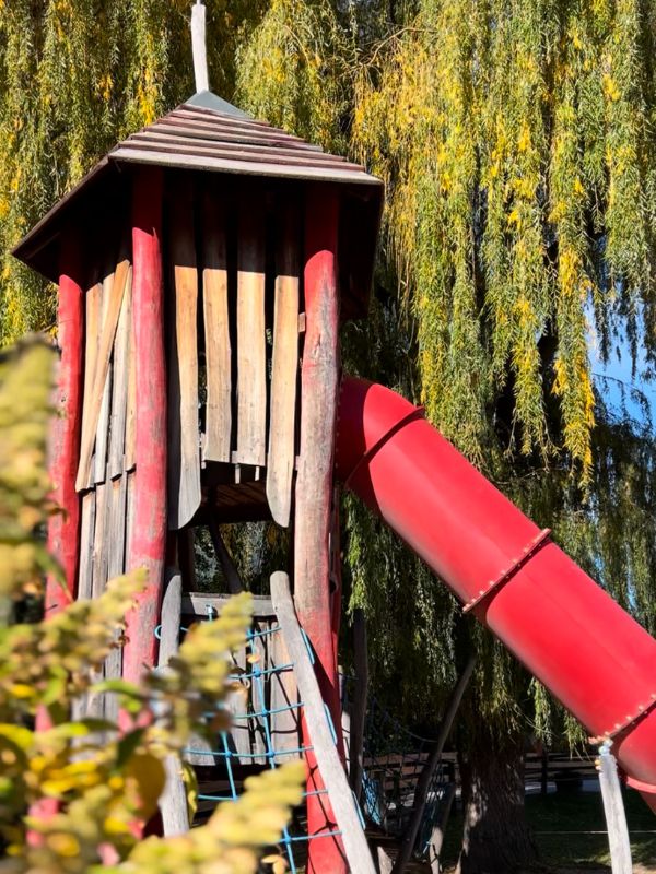Wanderung von Brixen am Eisack entlang zum Kloster Neustift - Bistro Frischluft (15) Spielplatz beim Bistro Frischluft in Brixen