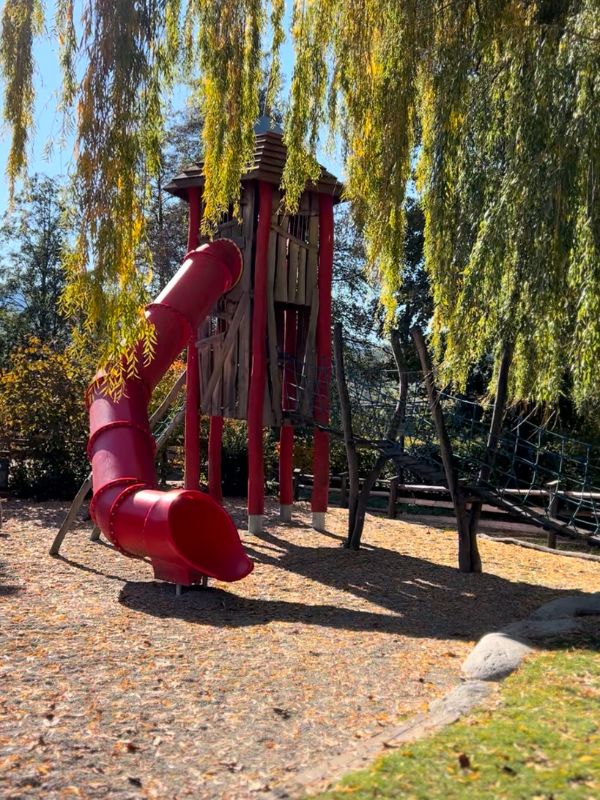 Wanderung von Brixen am Eisack entlang zum Kloster Neustift - Bistro Frischluft (21) Spielplatz beim Bistro Frischluft in Brixen