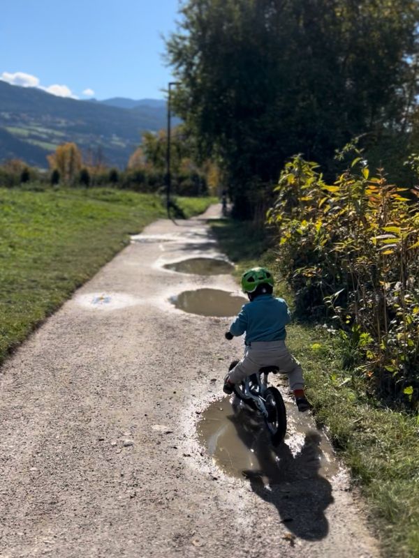 Wanderung von Brixen am Eisack entlang zum Kloster Neustift - Bistro Frischluft (25) Wanderung entlang des Eisackufers bei Brixen mit Kindern