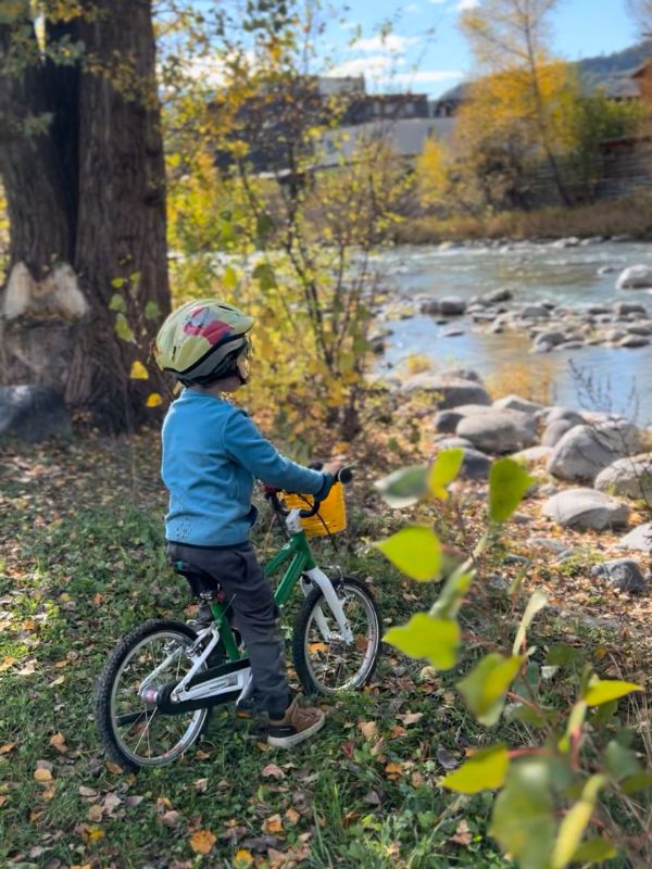 Wanderung von Brixen am Eisack entlang zum Kloster Neustift - Bistro Frischluft (26) Wanderung entlang des Eisackufers bei Brixen mit Kindern