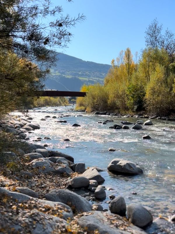 Wanderung von Brixen am Eisack entlang zum Kloster Neustift - Bistro Frischluft (3) Wanderung entlang des Eisackufers bei Brixen mit Kindern