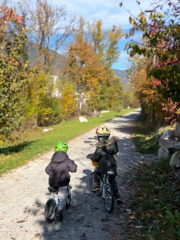 Wanderung von Brixen am Eisack entlang zum Kloster Neustift - Bistro Frischluft (6) Wanderung entlang des Eisackufers bei Brixen mit Kindern