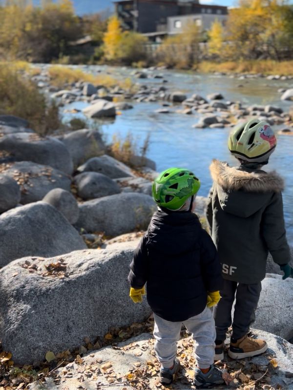 Wanderung von Brixen am Eisack entlang zum Kloster Neustift - Bistro Frischluft (8) Wanderung entlang des Eisackufers bei Brixen mit Kindern