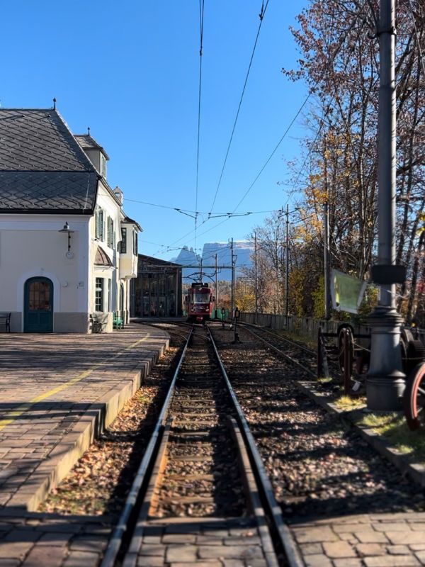 Sigmund Freud Promenade - Wanderung auf dem Ritten mit Kindern (16) Die Rittner Schmalspur Bahn in Oberbozen