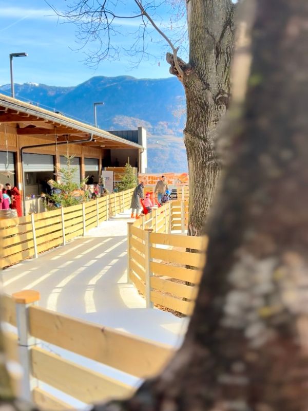 EIlsaufen in Marling mit Kindern in Südtirol (18) Eislaufen in Marling bei Meran in Südtirol mit Kindern