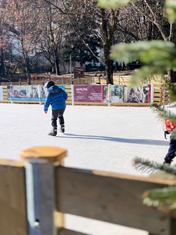 EIlsaufen in Marling mit Kindern in Südtirol (4) Eislaufen in Marling bei Meran in Südtirol mit Kindern