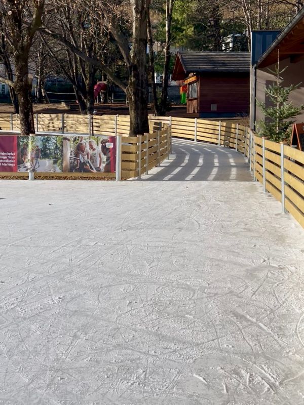 EIlsaufen in Marling mit Kindern in Südtirol (6) Eislaufen in Marling bei Meran in Südtirol mit Kindern