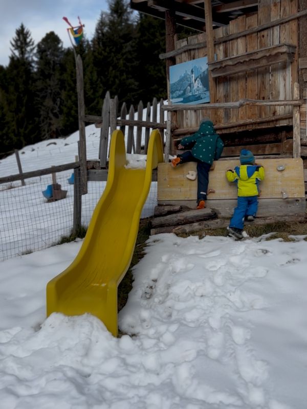 Rodeln mit Kindern in Südtirol - Dusler Alm in Villnöss