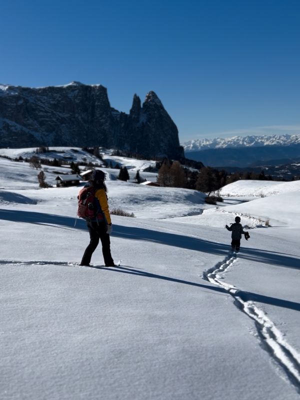 Wanderung Seiser Alm mit Kinder - zur Laurin Hütte mit Dolomitenblick (3) Die Seiser Alm im Winter - Wanderung zu Laurinhütte mit Kindern