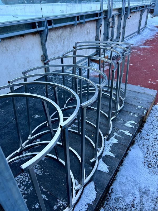 Eislaufen in der Sportzone Labnes in Sarnthein