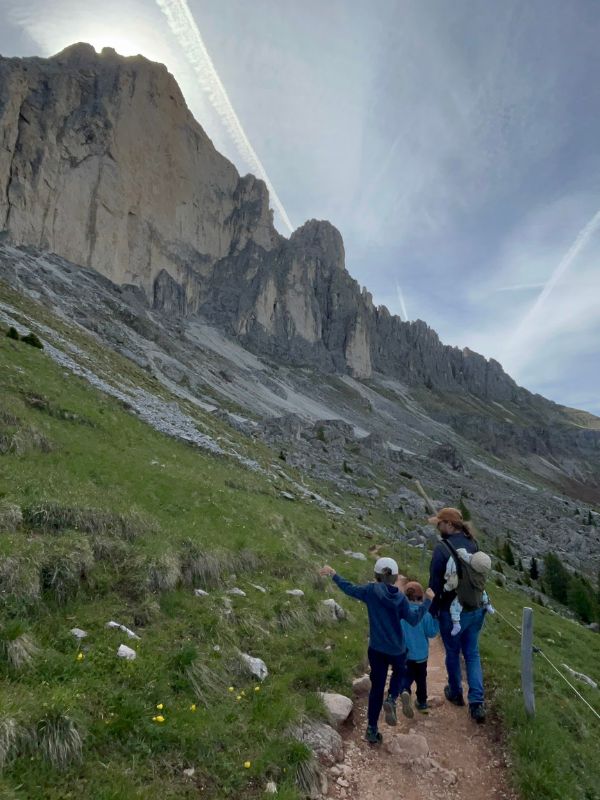 König Laurin Tour_Carezza Dolomites_Rosengarten Wanderung mit Kindern (11) König Laurin Tour am Rosengarten - Carezza Dolomites - Wandern mit Kindern in den Dolomiten in Südtirol