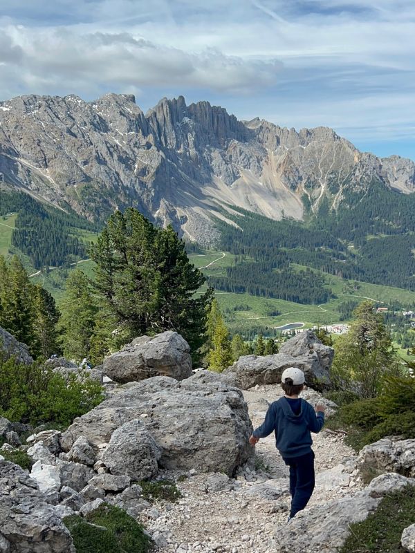 König Laurin Tour_Carezza Dolomites_Rosengarten Wanderung mit Kindern (14) König Laurin Tour am Rosengarten - Carezza Dolomites - Wandern mit Kindern in den Dolomiten in Südtirol