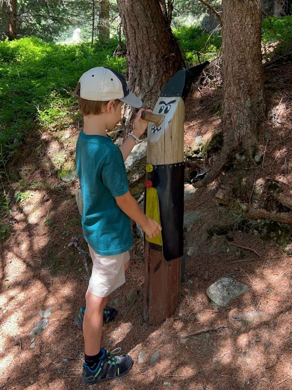 Sagenweg in Aberstückl im Sarntal_Wandern mit Kindern_Erlebnisweg (11) Der Sagenweg im Sarntal - Leichte Wanderung mit Kindern in Südtirol