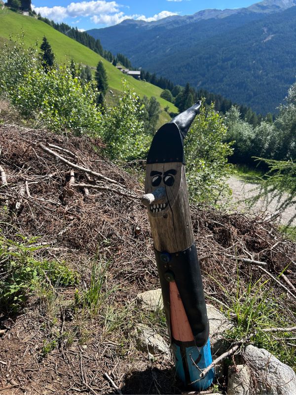 Sagenweg in Aberstückl im Sarntal_Wandern mit Kindern_Erlebnisweg (6) Der Sagenweg im Sarntal - Leichte Wanderung mit Kindern in Südtirol